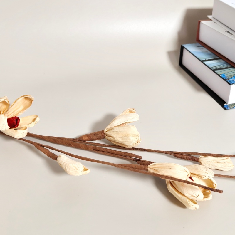 Hand Crafted Corn Husk Flowers 