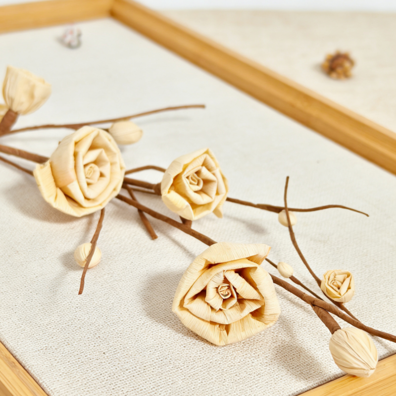 Hand Crafted Corn Husk Flowers   - 副本