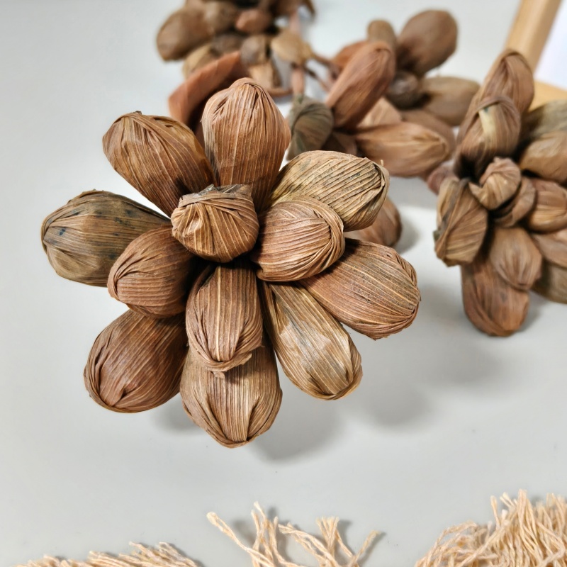 Hand Crafted Corn Husk Flowers