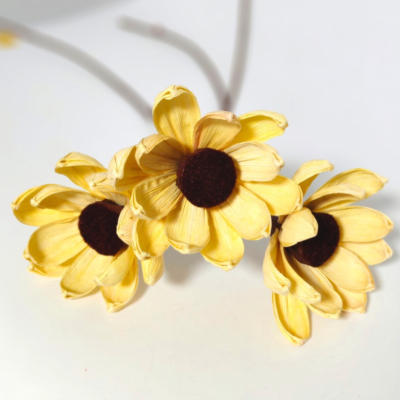 Hand Crafted Corn Husk Flowers 