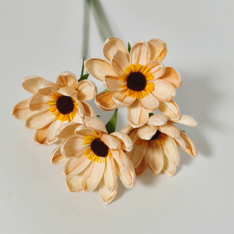 Hand Crafted Corn Husk Flowers 