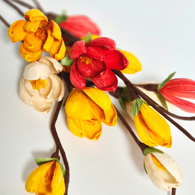 Hand Crafted Corn Husk Flowers