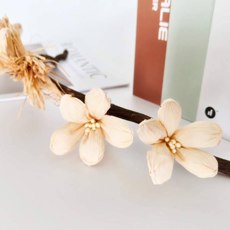 Hand Crafted Corn Husk Flowers 