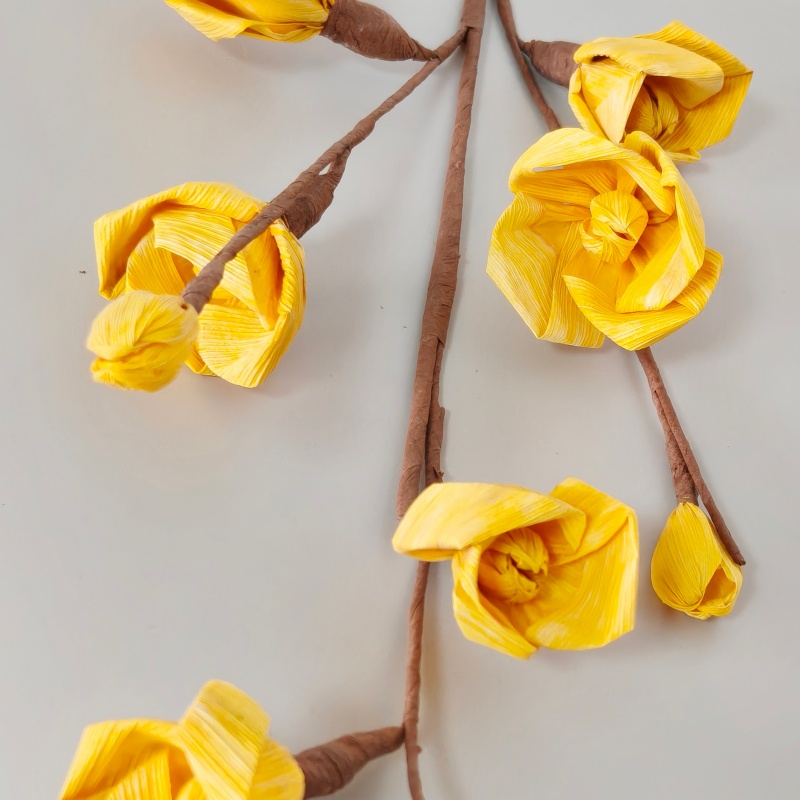 Hand Crafted Corn Husk Flowers 