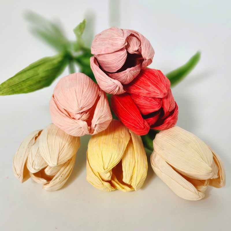 Hand Crafted Corn Husk Flowers