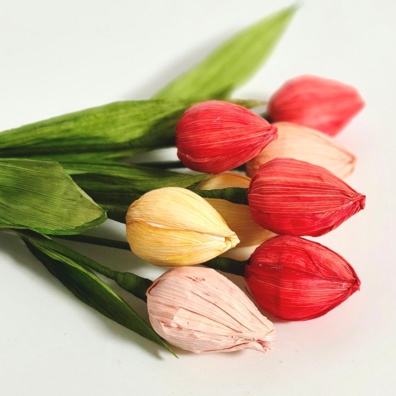 Hand Crafted Corn Husk Flowers 